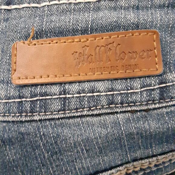 Wallflower Jeans Women’s 15 Blue Flare Luscious Curvy Flap Pocket Bootcut Denim - Picture 4 of 10